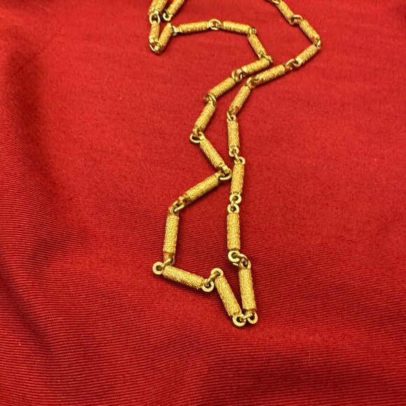 VTG Monet Gold-Tone Textured Barrel Link Necklace - Picture 4 of 8